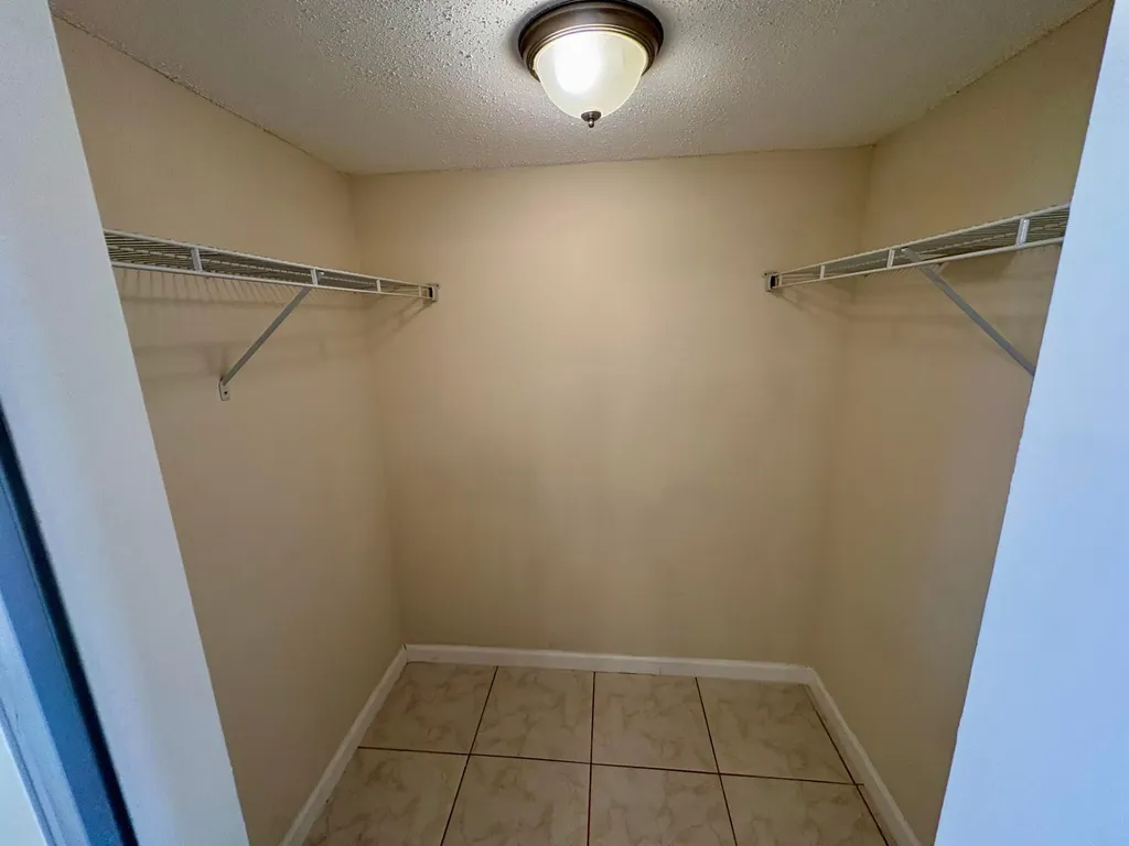 4140 NW 44th Avenue Lauderdale Lakes FL 33319
