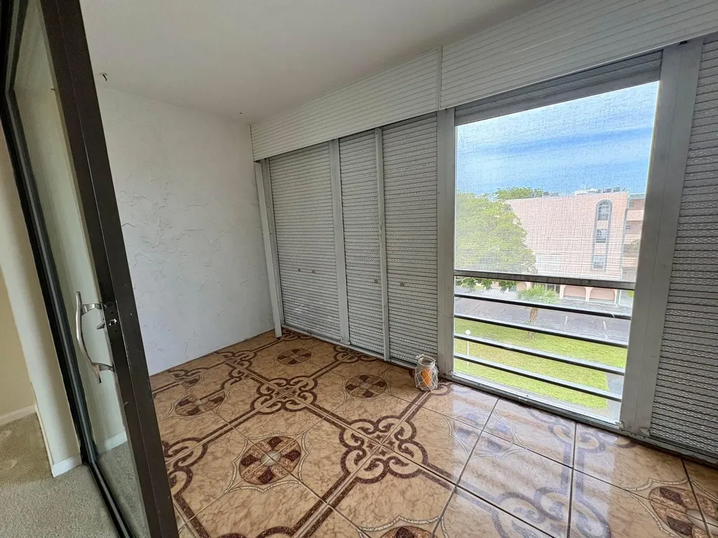 4140 NW 44th Avenue Lauderdale Lakes FL 33319