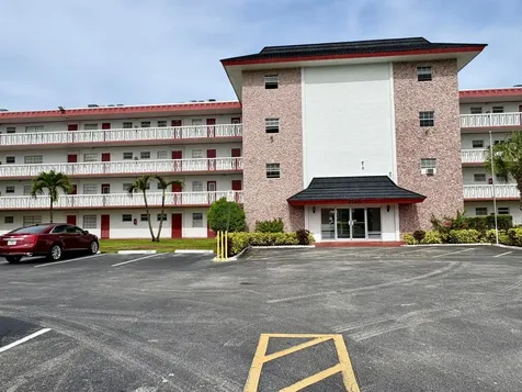 4140 NW 44th Avenue Lauderdale Lakes FL 33319