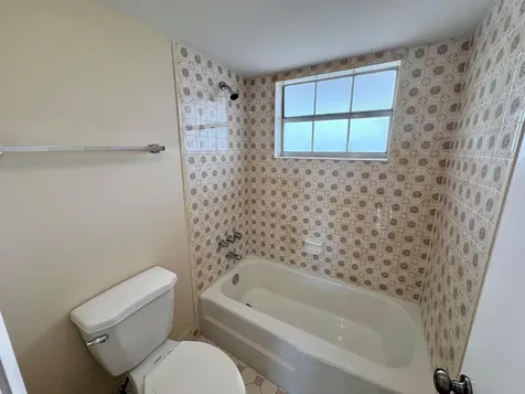 4140 NW 44th Avenue Lauderdale Lakes FL 33319