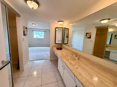 4140 NW 44th Avenue Lauderdale Lakes FL 33319