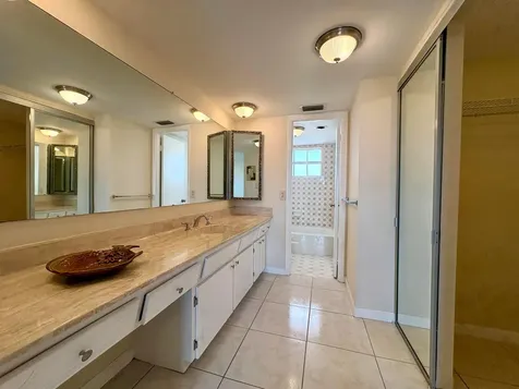 4140 NW 44th Avenue Lauderdale Lakes FL 33319