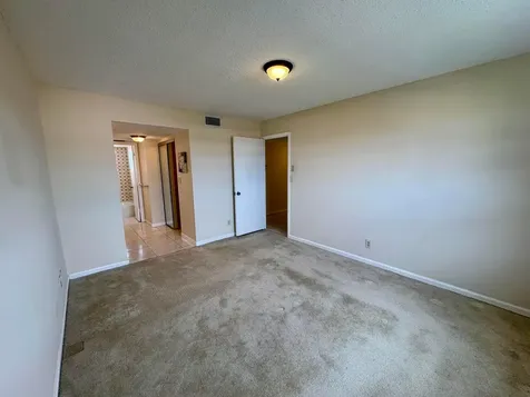4140 NW 44th Avenue Lauderdale Lakes FL 33319