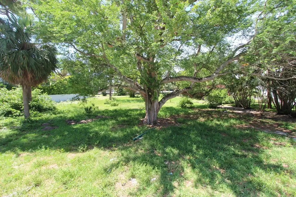 442 E Royal Palm Road Boca Raton FL 33432