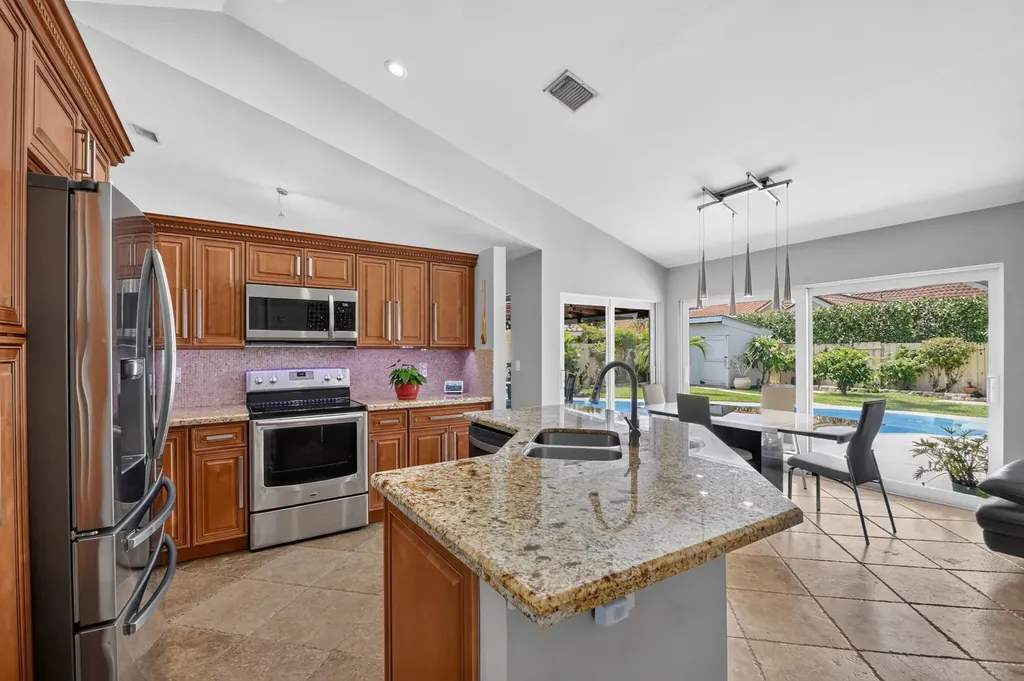5817 Laurel Green Circle Boynton Beach FL 33437