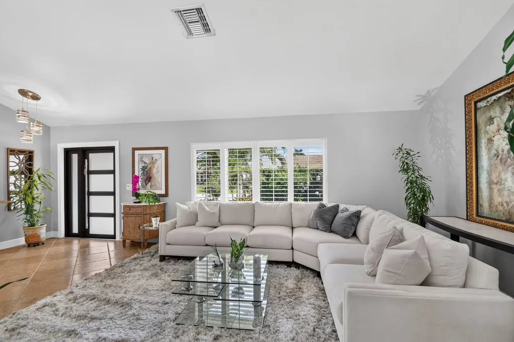 5817 Laurel Green Circle Boynton Beach FL 33437