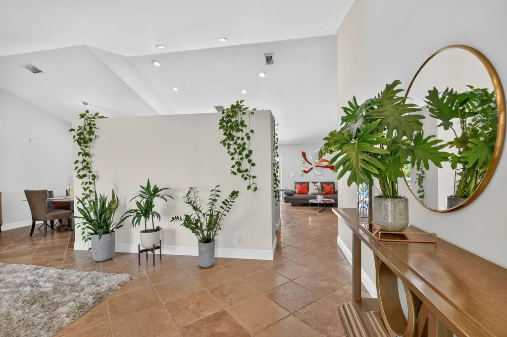 5817 Laurel Green Circle Boynton Beach FL 33437