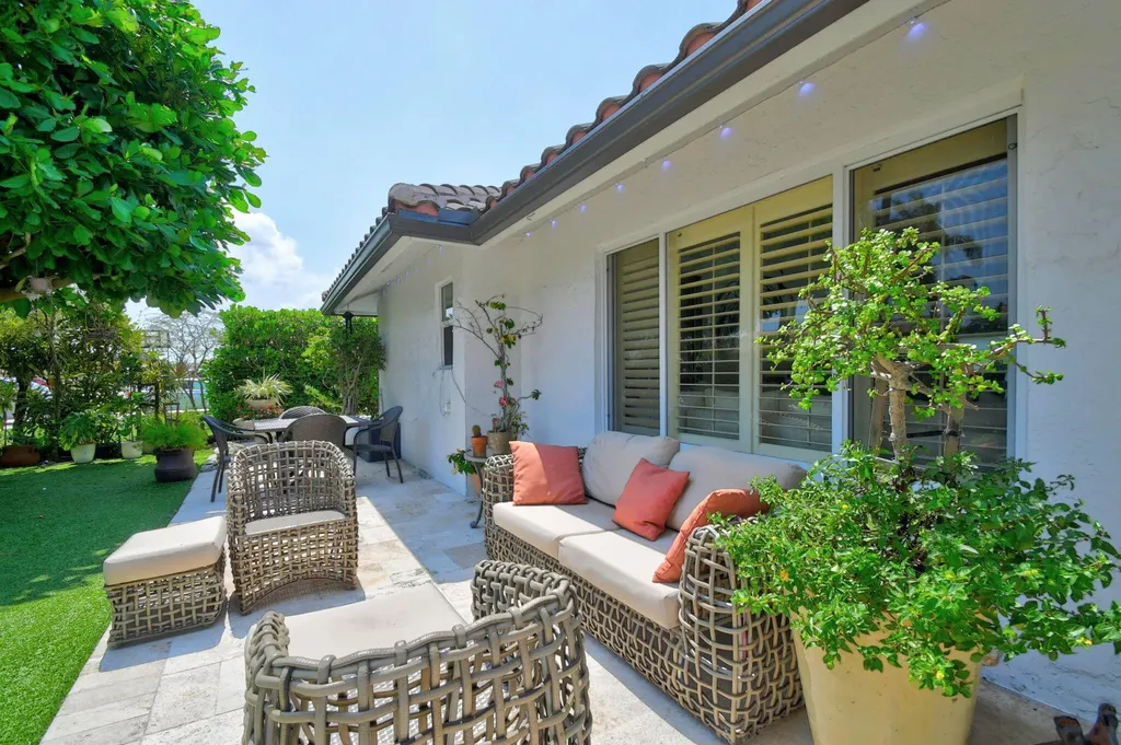 5817 Laurel Green Circle Boynton Beach FL 33437