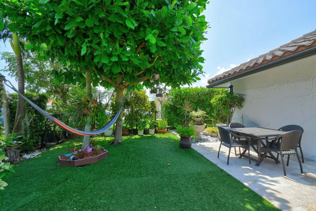 5817 Laurel Green Circle Boynton Beach FL 33437