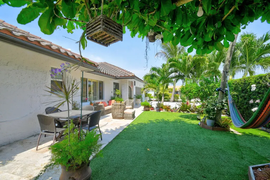 5817 Laurel Green Circle Boynton Beach FL 33437