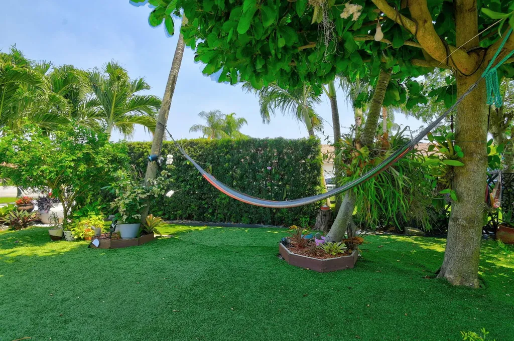 5817 Laurel Green Circle Boynton Beach FL 33437