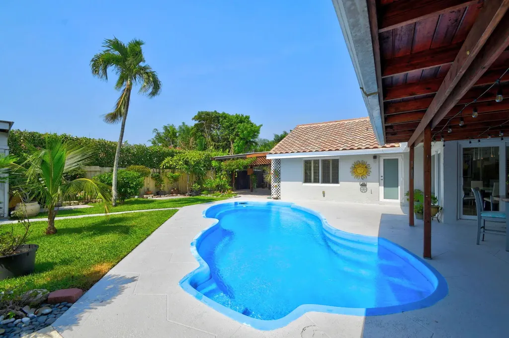 5817 Laurel Green Circle Boynton Beach FL 33437