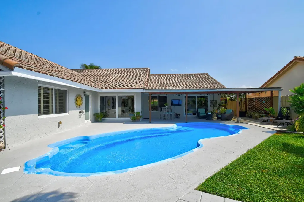 5817 Laurel Green Circle Boynton Beach FL 33437