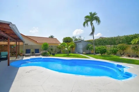 5817 Laurel Green Circle Boynton Beach FL 33437