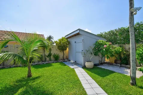 5817 Laurel Green Circle Boynton Beach FL 33437