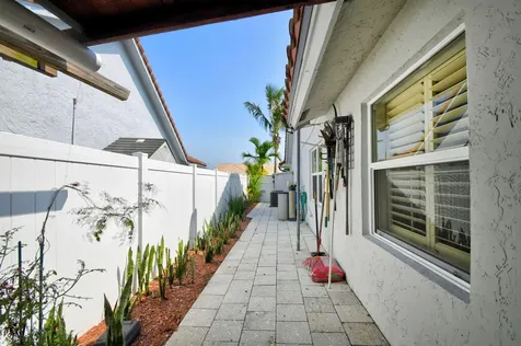 5817 Laurel Green Circle Boynton Beach FL 33437