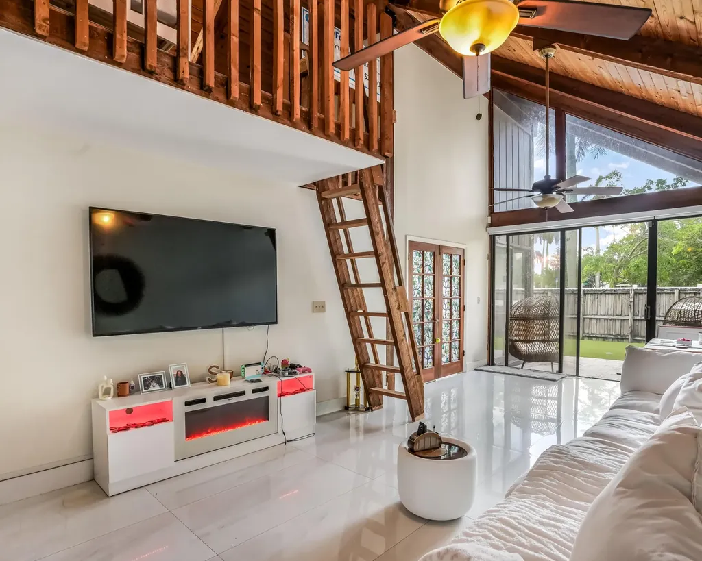 407 N University Drive Plantation FL 33324