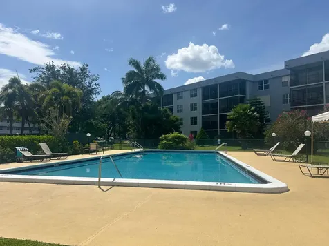 109 Royal Park Drive Oakland Park FL 33309