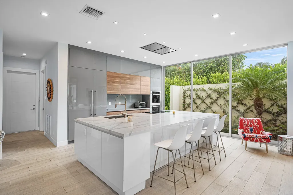 1508 Lake Drive Delray Beach FL 33444