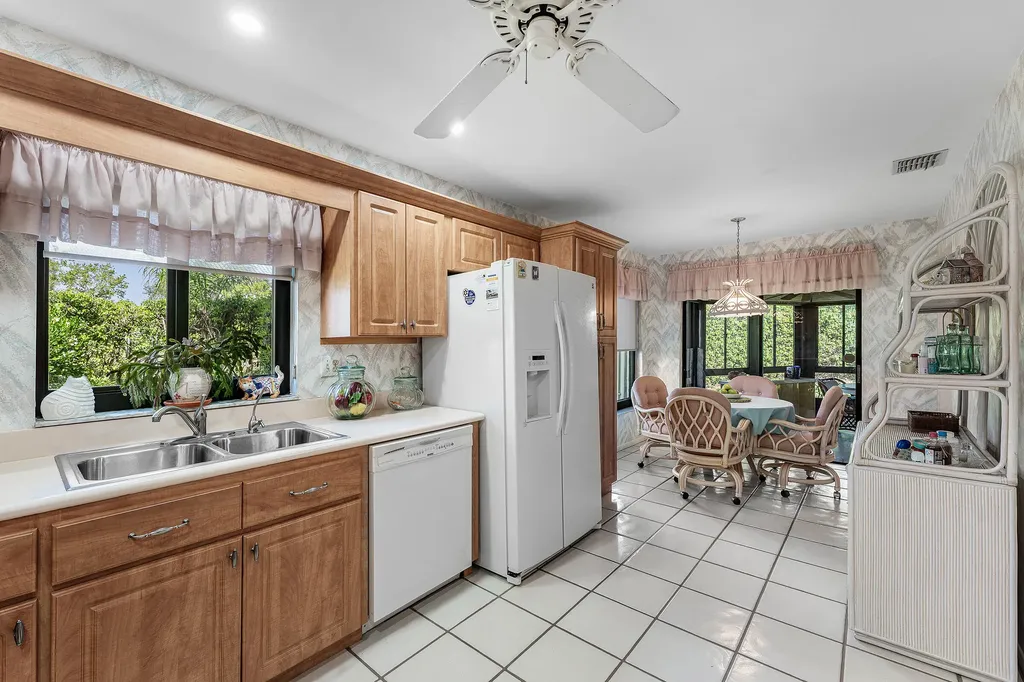 7852 Cloverfield Circle Boca Raton FL 33433