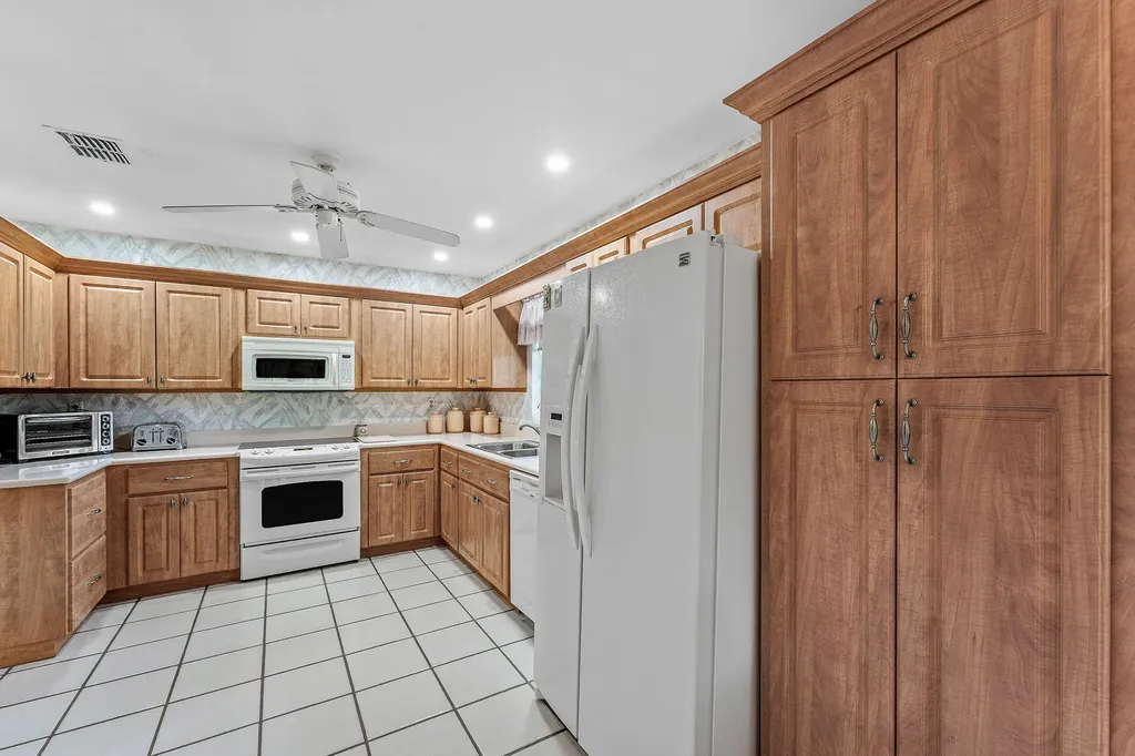 7852 Cloverfield Circle Boca Raton FL 33433