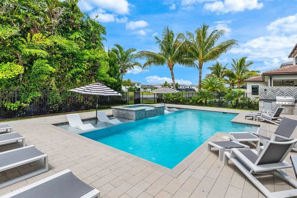 8568 Dream Falls Street Boca Raton FL 33496