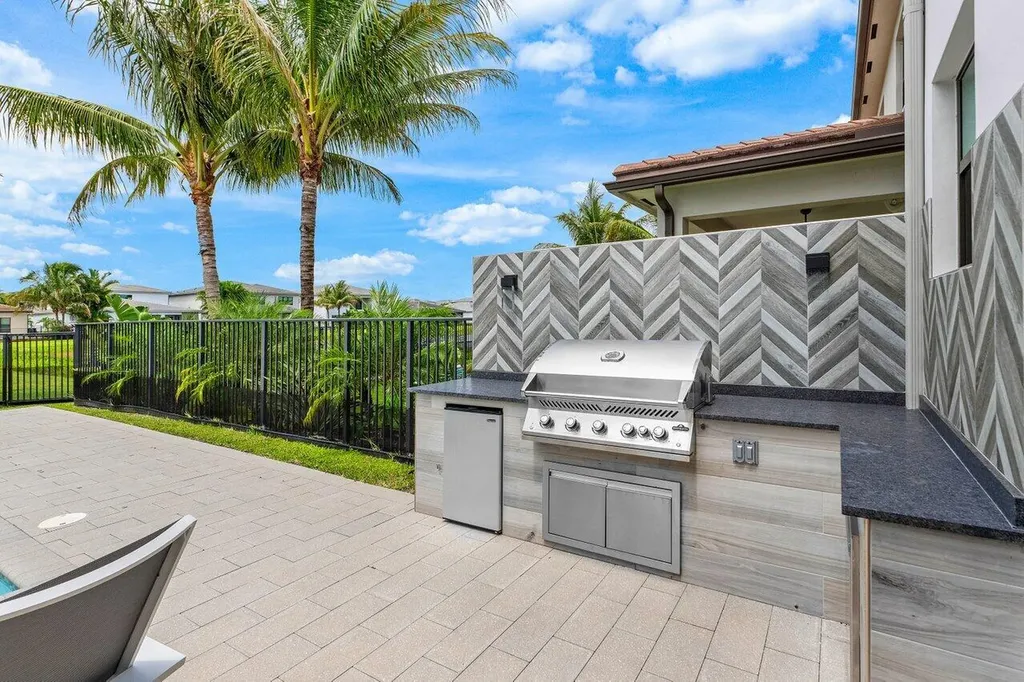 8568 Dream Falls Street Boca Raton FL 33496