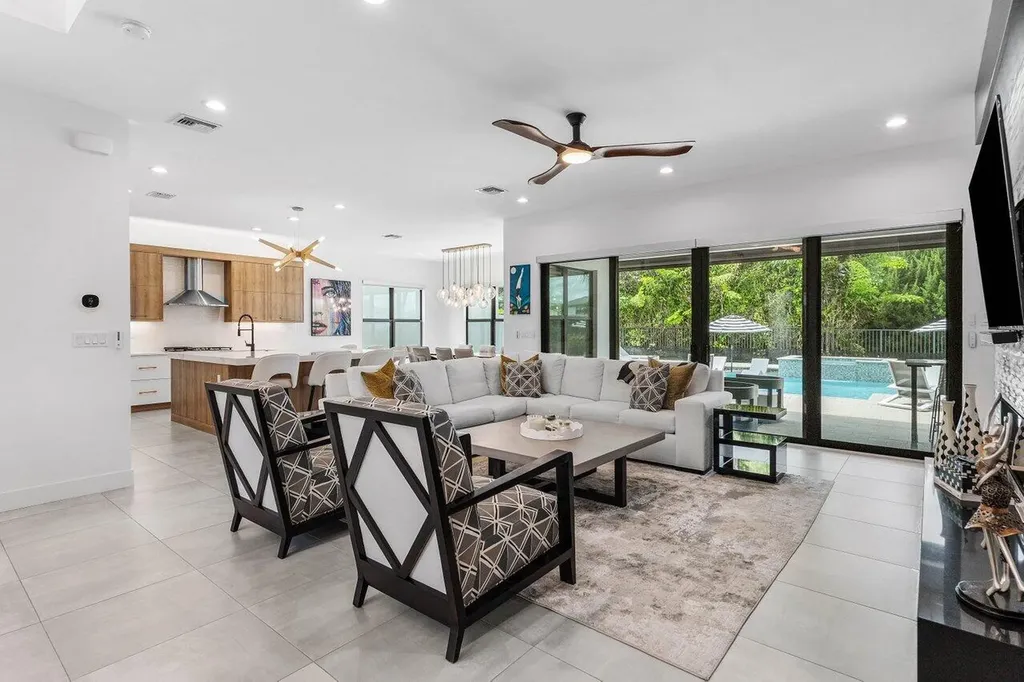 8568 Dream Falls Street Boca Raton FL 33496