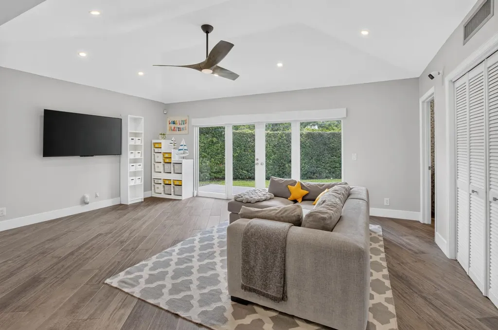2006 NW 3rd Avenue Delray Beach FL 33444