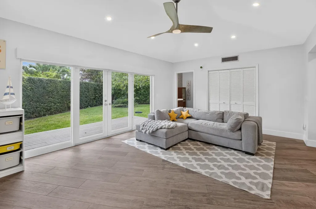 2006 NW 3rd Avenue Delray Beach FL 33444