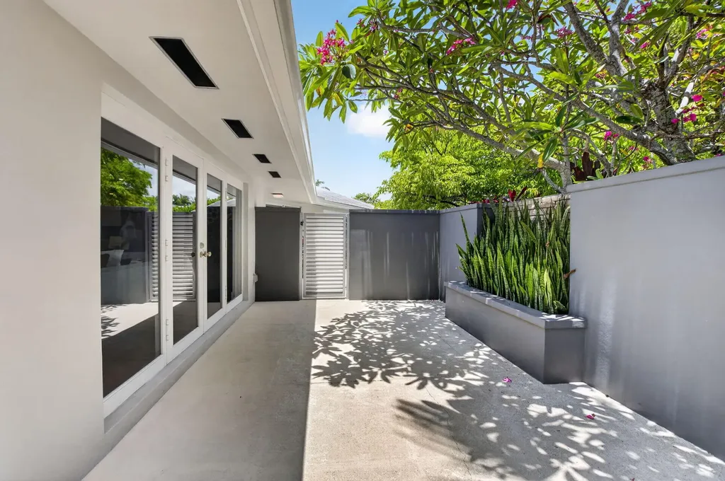2006 NW 3rd Avenue Delray Beach FL 33444