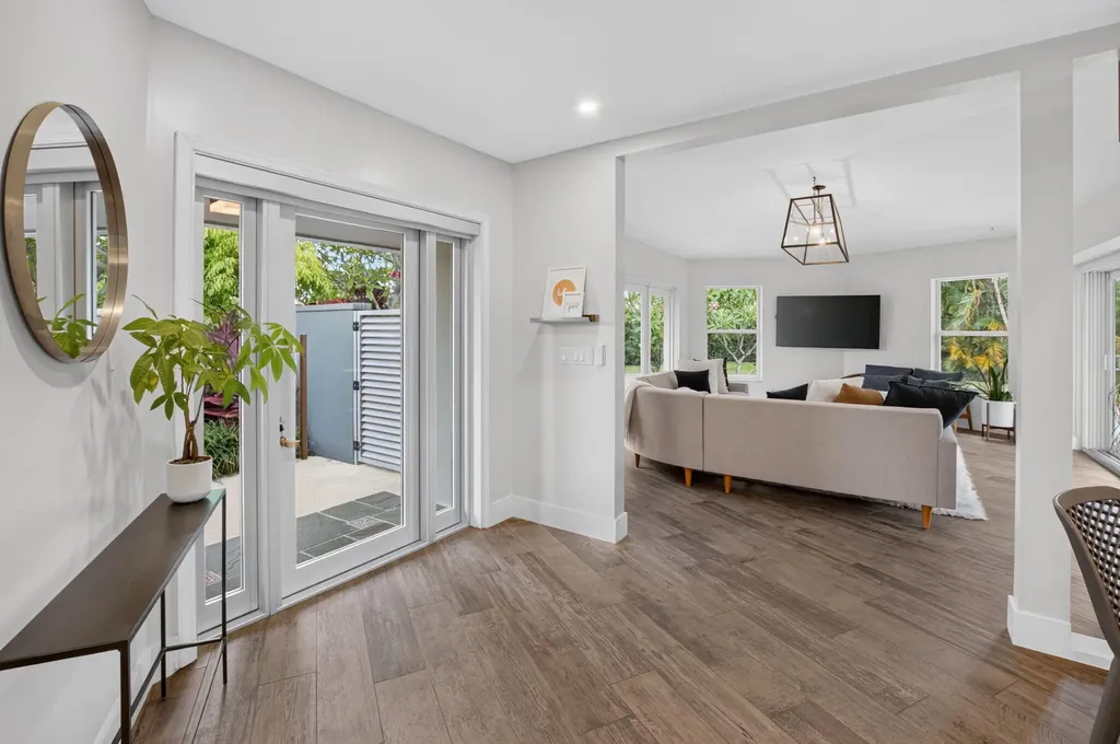 2006 NW 3rd Avenue Delray Beach FL 33444