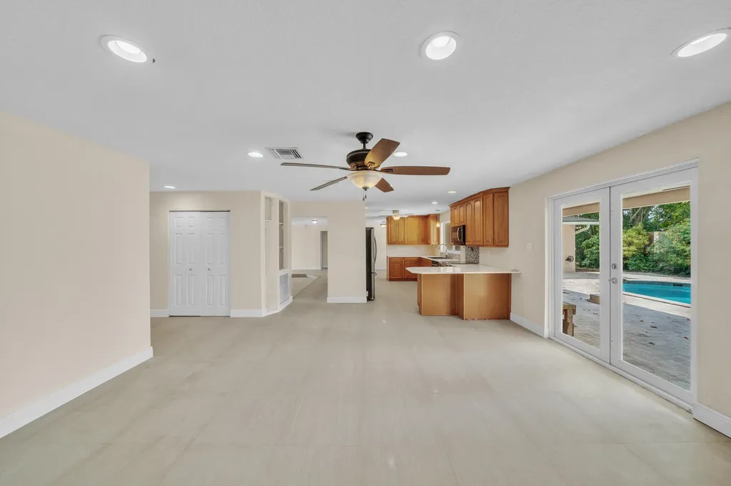 11901 NW 25th Street Plantation FL 33323