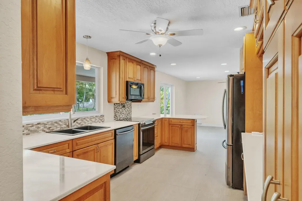 11901 NW 25th Street Plantation FL 33323