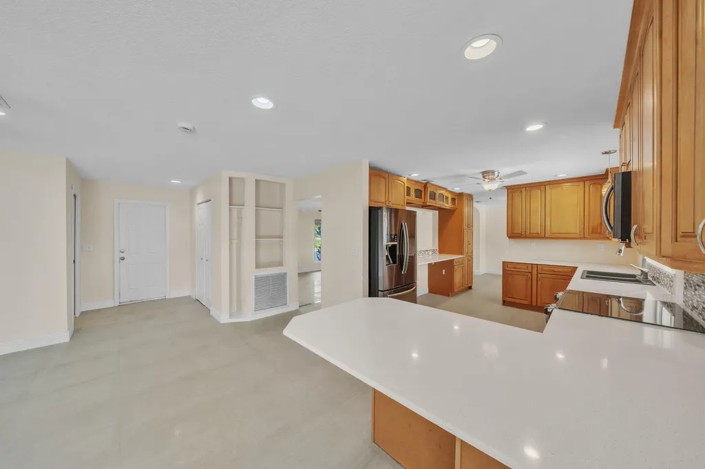 11901 NW 25th Street Plantation FL 33323