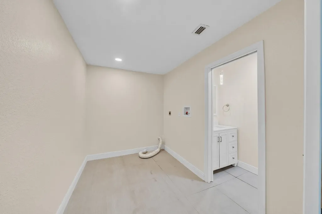 11901 NW 25th Street Plantation FL 33323