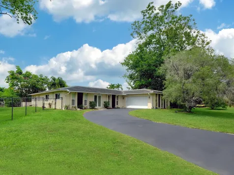 11901 NW 25th Street Plantation FL 33323