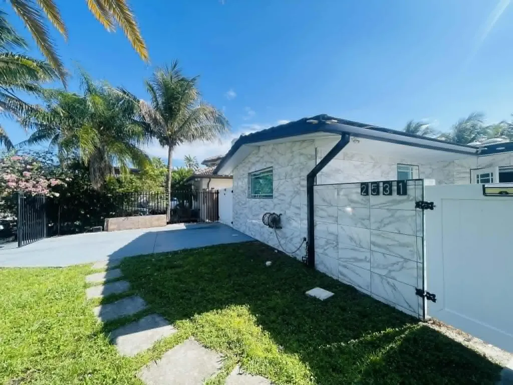 2531 Gulfstream Lane Fort Lauderdale FL 33312