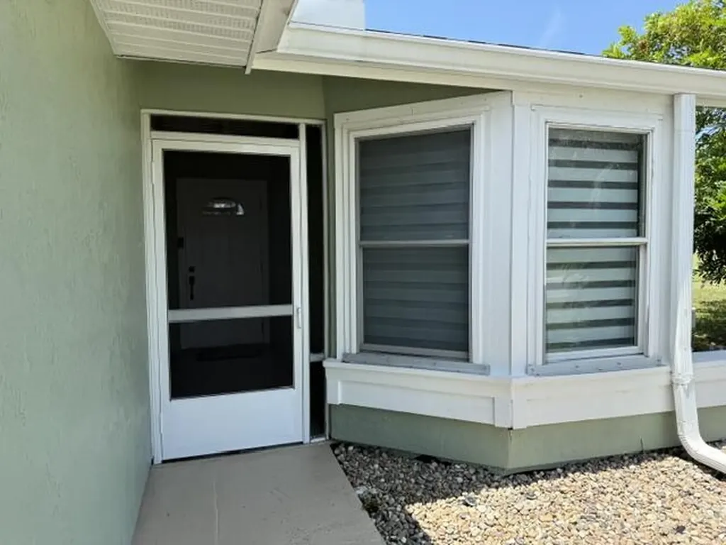 1478 SE Larkwood Circle Port St Lucie FL 34952