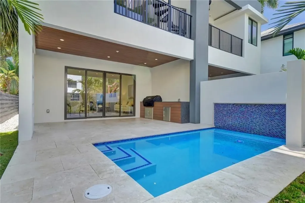 1211 SE 1st Street Fort Lauderdale FL 33301