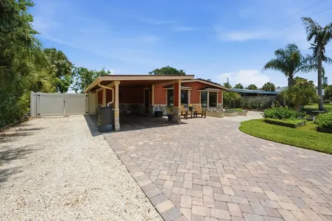 1055 S Brevard Avenue Cocoa Beach FL 32931