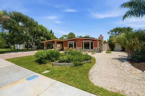 1055 S Brevard Avenue Cocoa Beach FL 32931