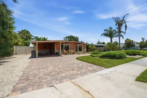 1055 S Brevard Avenue Cocoa Beach FL 32931