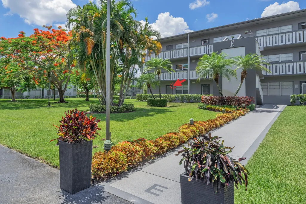 169 Suffolk E Boca Raton FL 33434