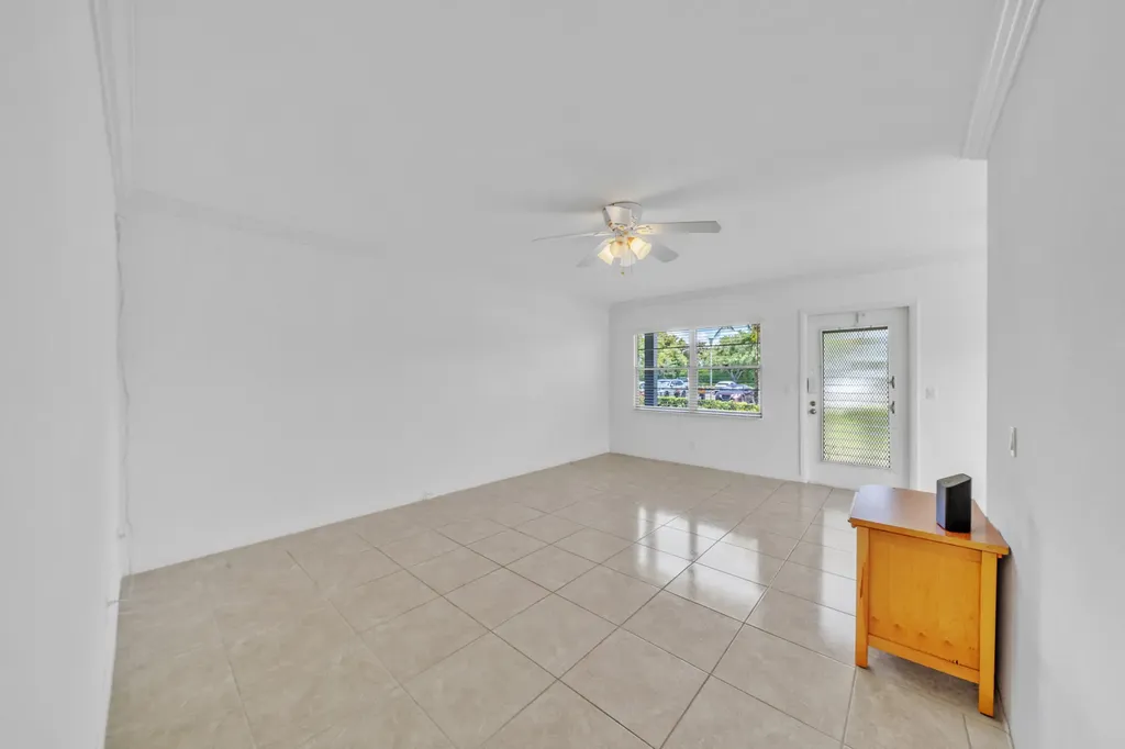 169 Suffolk E Boca Raton FL 33434