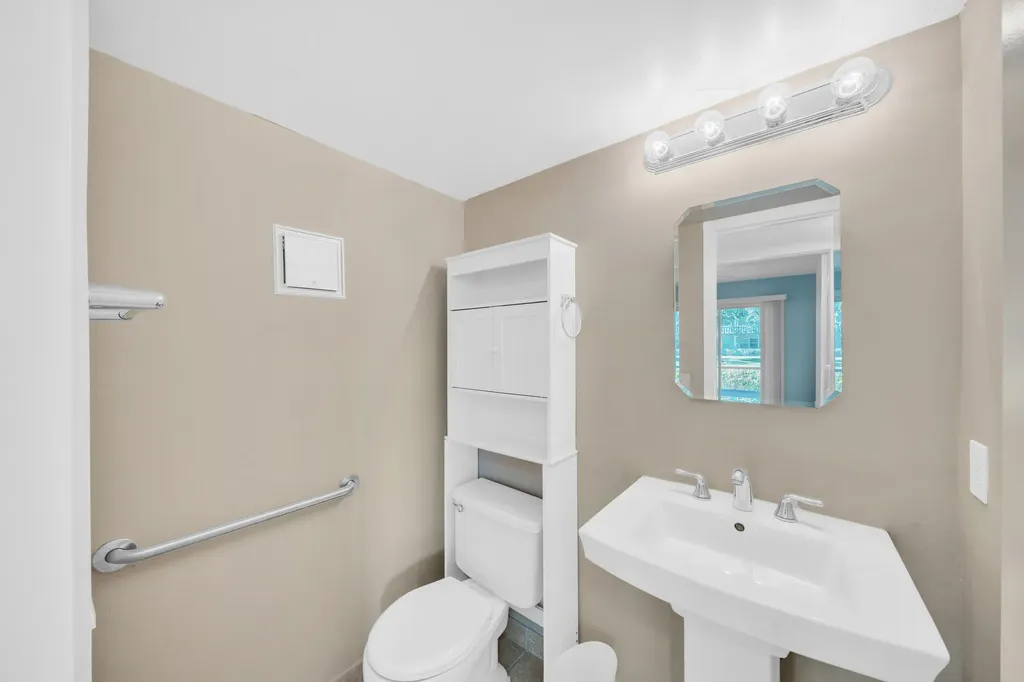 169 Suffolk E Boca Raton FL 33434