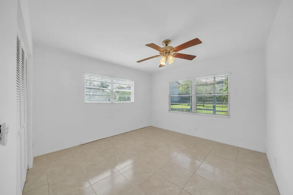 169 Suffolk E Boca Raton FL 33434
