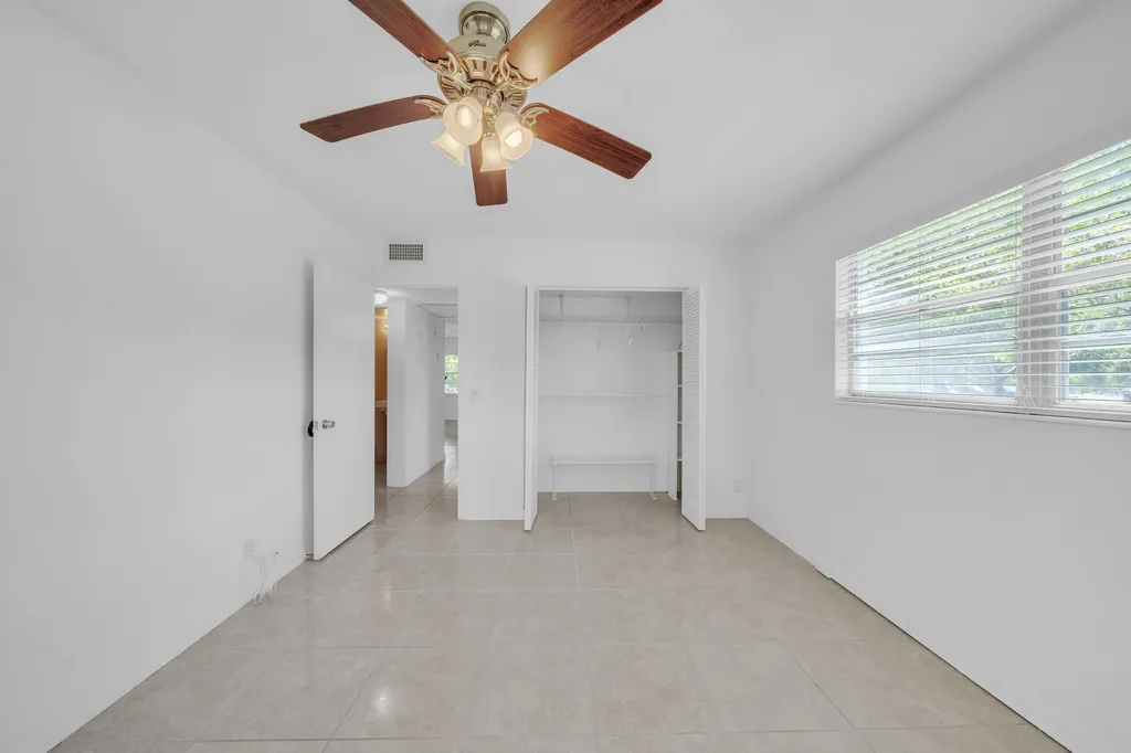 169 Suffolk E Boca Raton FL 33434