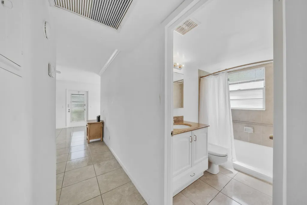 169 Suffolk E Boca Raton FL 33434