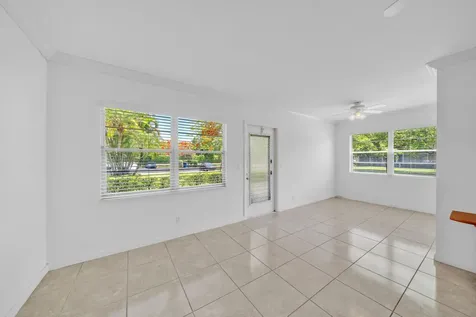 169 Suffolk E Boca Raton FL 33434